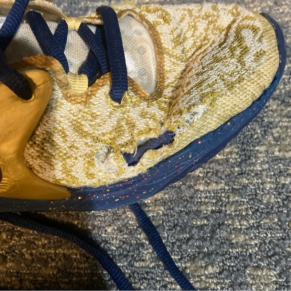 Size 12 KD 15 Olympic Gold - Picture 4 of 9